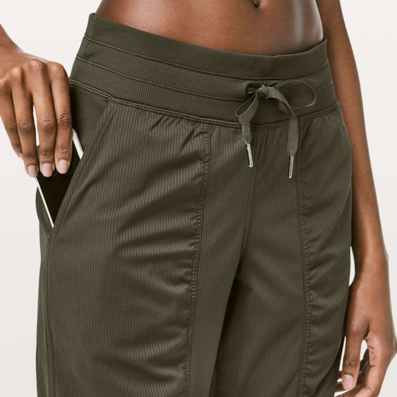 lululemon dance studio jogger 29” - Picture 15 of 16